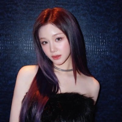 🦋🪻ᖇ_ᖇIᑎᗪᗩ 🌺🐝 (ไม่อยากเรียนแล้วอยากรวย🤯)