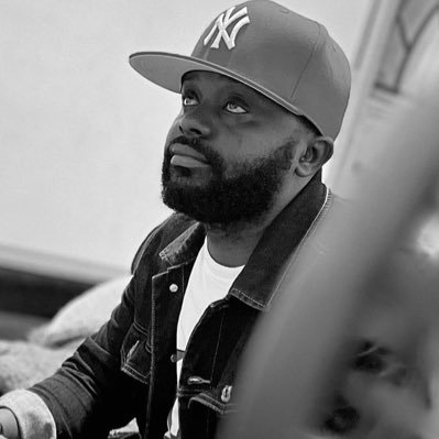 Aaron M. Makiki 🇨🇩🇷🇺