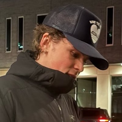 Vale 🎸⋆⭒˚｡⋆