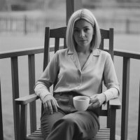 A. J 💚🤍❤️👑