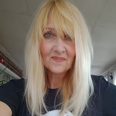 Claire ✨️ New Account ✨️