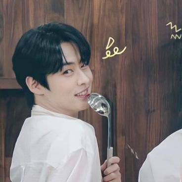 hazel ₍^. .^₎⟆