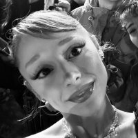 ً sophie ˚ ༘ 𑣿 met ariana