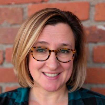 Ella English Author 📚 Small scribe with big ideas