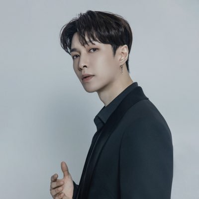 LAY ZHANG JAPAN OFFICIAL