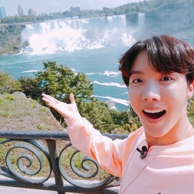 melb_toast🇨🇦🍝🎯🖼️☁️💼🛹🚶🏻‍♀️🚕📦🍜🌏