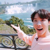 melb_toast🇨🇦🍝🎯🖼️☁️💼🛹🚶🏻‍♀️🚕📦🍜🌏