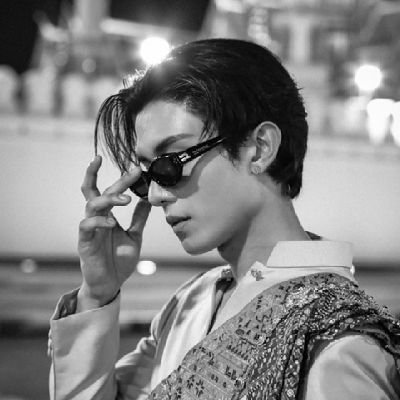 angie with my ass shaking