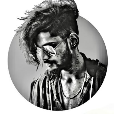 Yσуσ 𝘿 ⃤r̶s͟ʜᴜ ✰