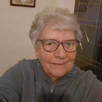 Anthea James 🏴󠁧󠁢󠁥󠁮󠁧󠁿🐝☕️🌹🌳🪾🌻💐🐣