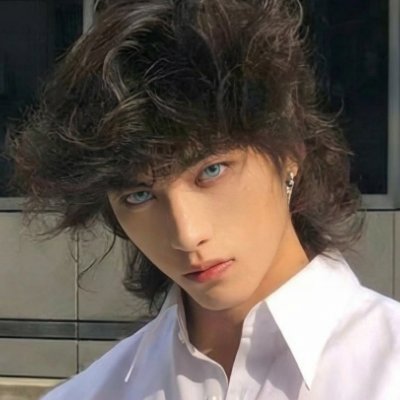 𝔼𝕣𝕠𝕤 ℝ𝕒𝕫𝕚𝕖𝕝