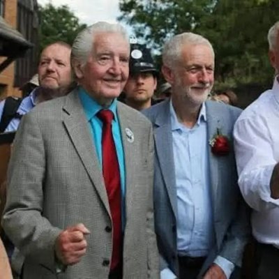 James 🎸🎹📻🎧📺🎬🎥🎞📚