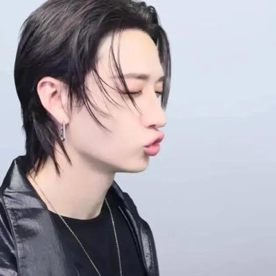 ana 🐺 ˚ ༘♡ ⋆｡˚