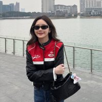 𝕋𝕚𝕟𝕪 🙇🏻‍♀️