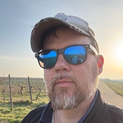 Chris Luening 🇪🇺 ⚡️ ⚡️ ⚡️ #Semper_i