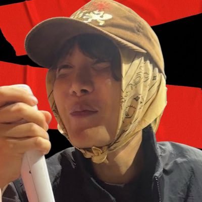 jess hugged hobi 🪭