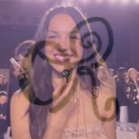 jay 💗🎸 IS SEEING LAROI MAY 29