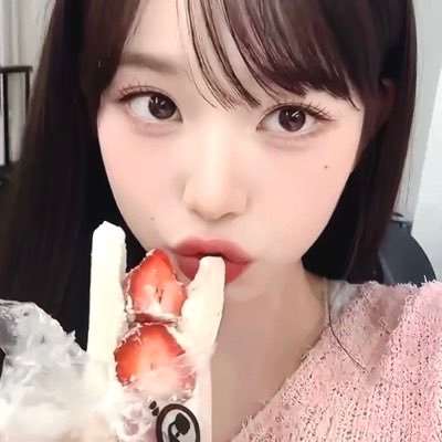 emi 🍮 lee know day !!!