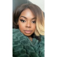 Your Favorite Cupcake 🧁💋