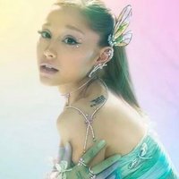Ariana Grande France 🩵