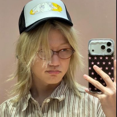 7th year: kawk juridico mãos do jongseob is UNIQUE