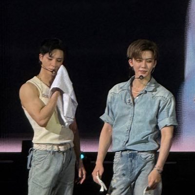 𝓷𝓪𝓼𝓲𝓲 🍚 #BOTHSIDES