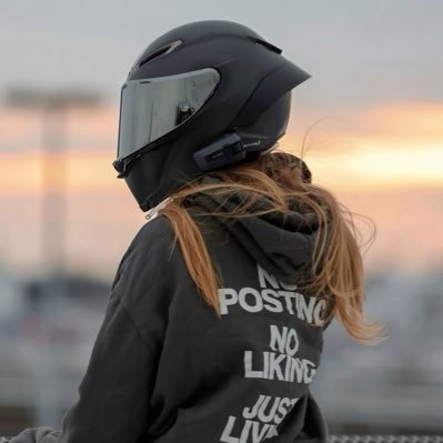 شَرقـیِ غَمگیـنِ غَمگیـن