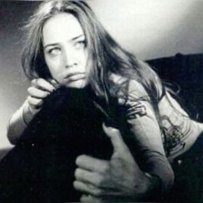 ione જ⁀➴⋆.˚