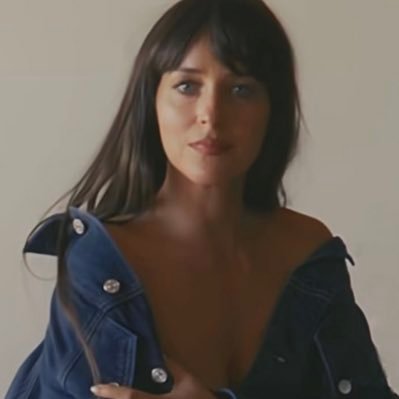 Manu viu a Dakota OR3 IS COMING