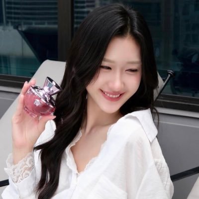 FAYEATOMFAN 🌻🍑🐶