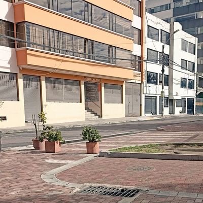 DR. CÉSAR ANDRÉS CARBO LOOR.