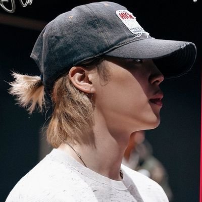 V | ₍^̮-̣^̮₎ zᶻ ೀ⋆｡ 🇦🇷