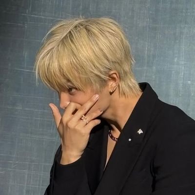 keshi ∘⁠˚⁠˳⁠°