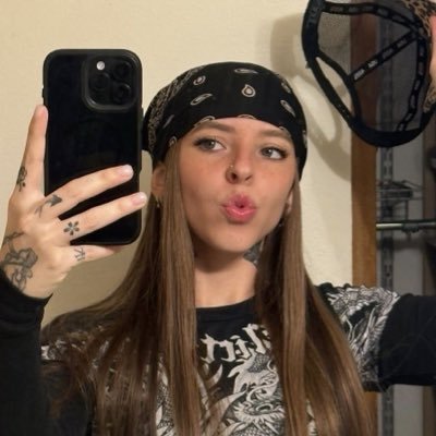 belly 𝜗𝜚˚⋆ ⚓️ heard gen why