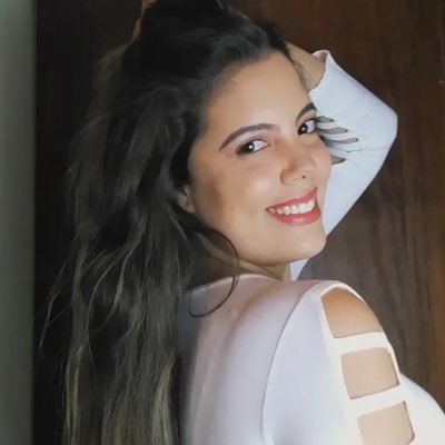 BBBelaᶜᵃᵐ 🍍🥂🐉