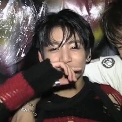 violet⁷ ★ is seeing bts !!