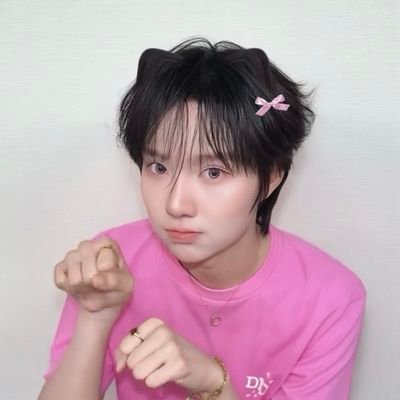 ⋆˚｡✮berry 🍓୨🐰୧ ia