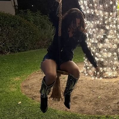 ¡bree is listening to this music may contain hope!