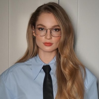 zoie ⊹ ࣪ ˖ FRANCHAELA IN 5