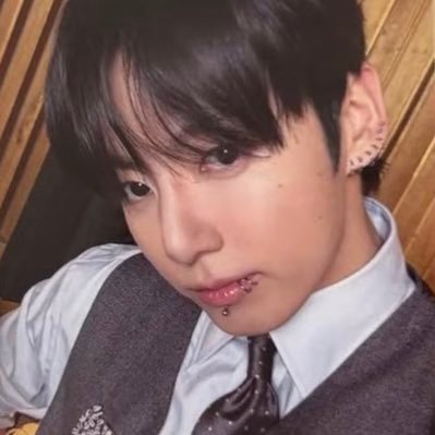 nes is seeing bts in paris 𝜗ৎ