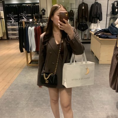 Evelyn! ૮ ˃̵ ֊ ˂̵ ა