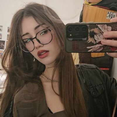 syd is seeing BTS💜