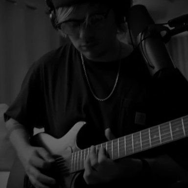 lizzy⁺¹ IS SEEING 5SOS 2/11!!