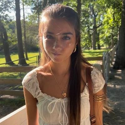 zunia⁴⁴|| coming up roses