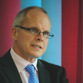 Professor Chris Kemp