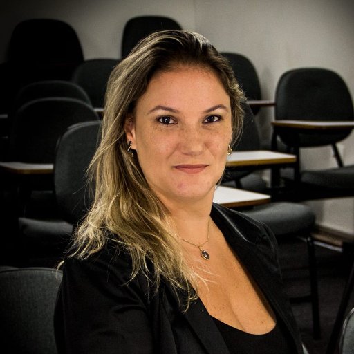 Professora Cássia Coutinho